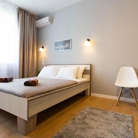 Modern Studio, Metro Yaroslava Mudroho And Universytet - Chernyshevska Str 95-2 Kharkov Luaran gambar